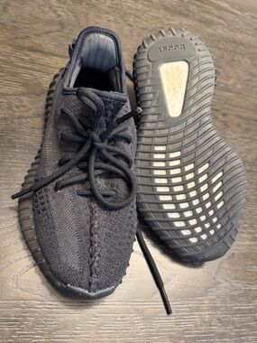Adidas yeezy women sneakers 6.5 usa women 51/2 men